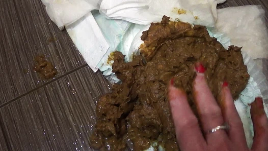 HotDirtyIvone - Shit playing fun (Ivone)