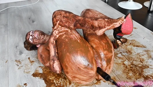 Ninounini - 100% FOOT FETISH (FUCK MACHINE): I shit in my high heels and crush the shit with my feet to make you lick it, before playing with my holes! (SCAT / PISS / FOOT FETISH / HEELS FETISH / ANAL / ATM / ATP)