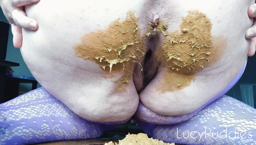 LucyPuddles - First Date Face-Shitting