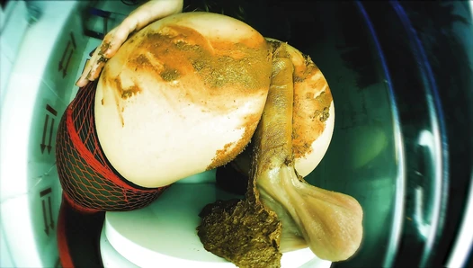 DirtyBetty - Princess on a nasty dildo