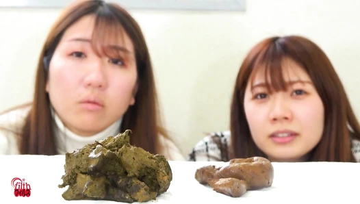DLFF-600 07 Friendship of two girlfriends was put to the test. Poop catching challenge!