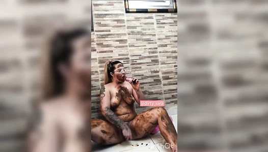 Dirty_Iara - anal/vaginal masturbation/fuck/body scat/pee and bath