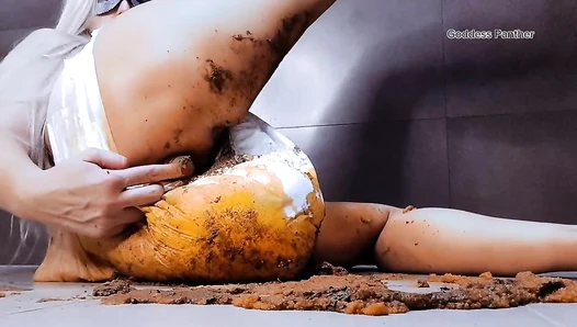 thefartbabes - 2 KG Ruined diaper Part 2