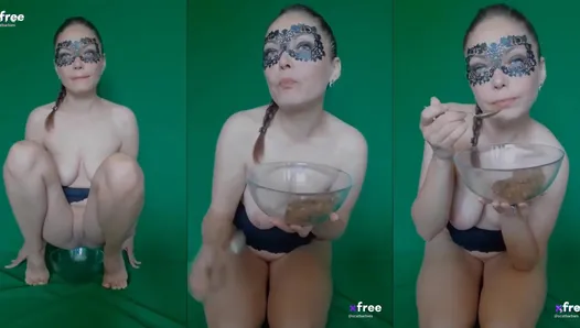 Masked milf eating shit - @scatbarbies's