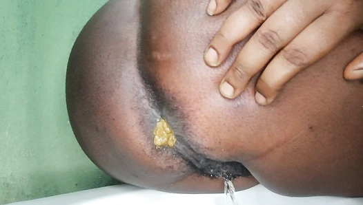 PrettyEbonies - Monster farting and close up poop