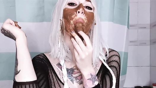 DirtyBetty - Do not let this bitch play with food!