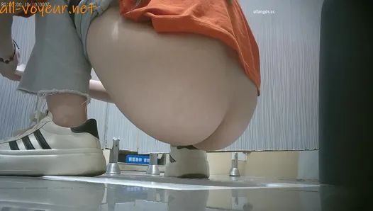 Latest 4K shopping mall bathroom 65