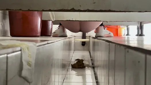 Female Hand Ditch Dry Toilet Hidden Shooting #17 82V