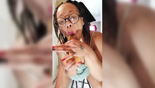 UniQueen21 - Uni”Ella twerkin