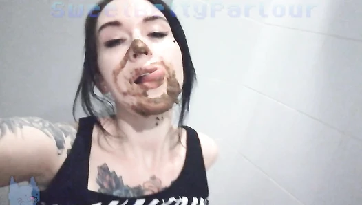 DirtyBetty - Super Public Wc Extreme