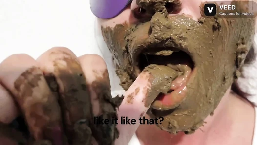 MabelScat - Enfiando a mao no meu cu